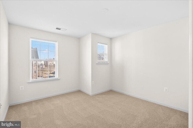 Building Photo - 927 Buttonwood Terrace NE