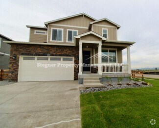 Building Photo - Beautiful Newer Home