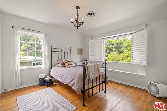 Building Photo - 5630 Spreading Oak Dr