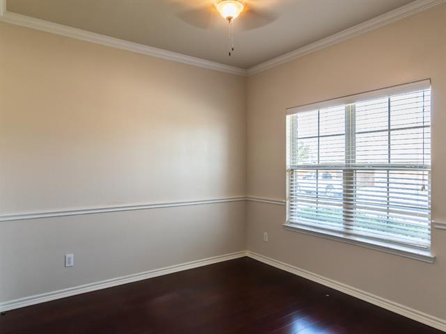 Building Photo - 472 Northbrook Ave