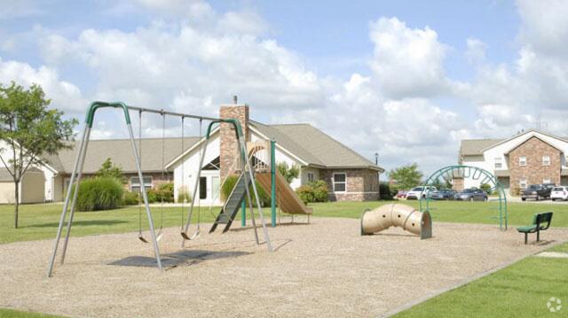 Building Photo - The Residences at Belleville Park I and II