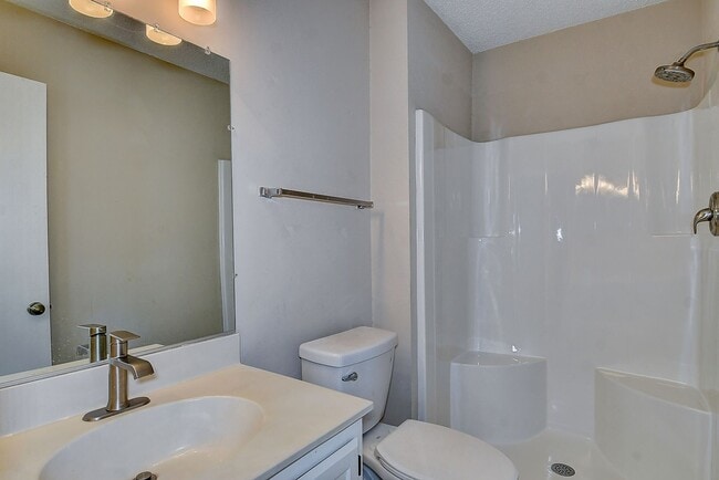 Building Photo - FOR RENT -  AEIRES ON THE BAY!