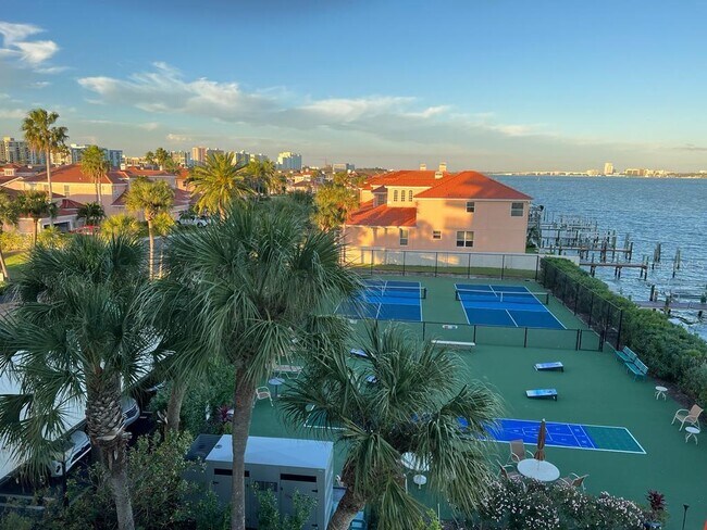 Building Photo - 240 Sand Key Estates Dr