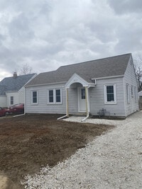 Building Photo - 237 S Thorncrest Ave