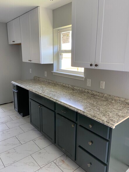 Building Photo - 126 Oak Hill Dr