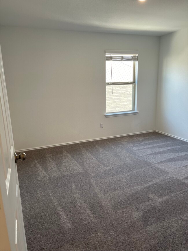 Building Photo - 1616 Holly Lk Dr