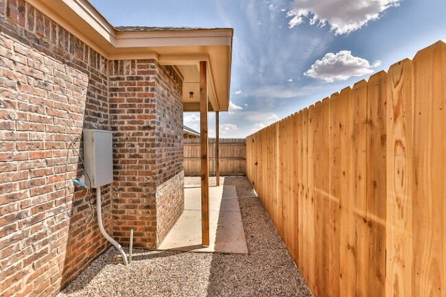 Building Photo - First month HALF OFF RENT move in Special!