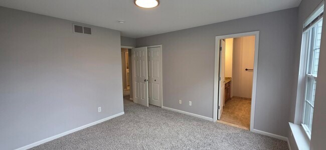Building Photo - 1578 Kessler Ave