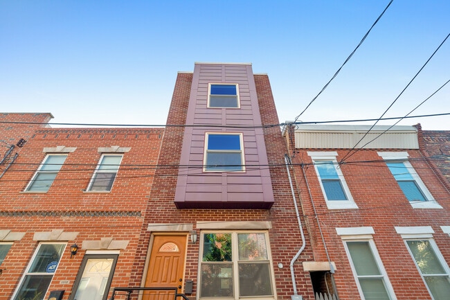 Building Photo - 1310 S Opal St