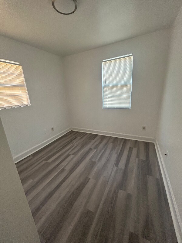 Building Photo - 722 Langley Ave