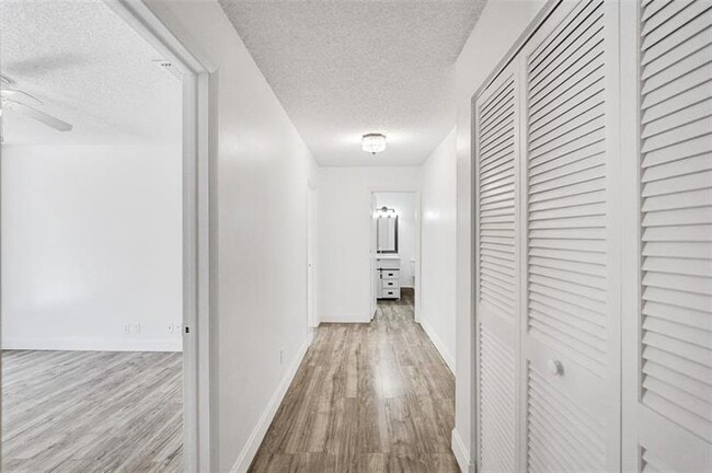 Building Photo - 103 Heatherbrook Way