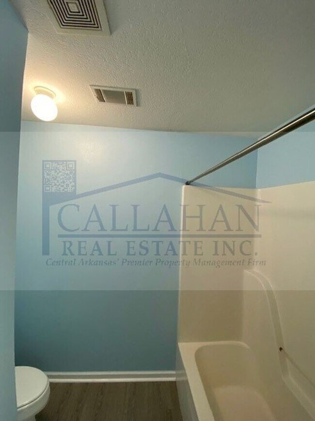 Building Photo - West LR Home