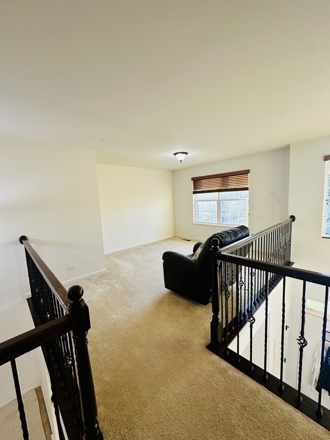 Building Photo - 9632 Schaffner Dr