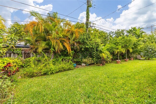 Building Photo - 8531 SW 27th Terrace