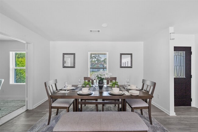 Building Photo - 5943 Greenmont Dr