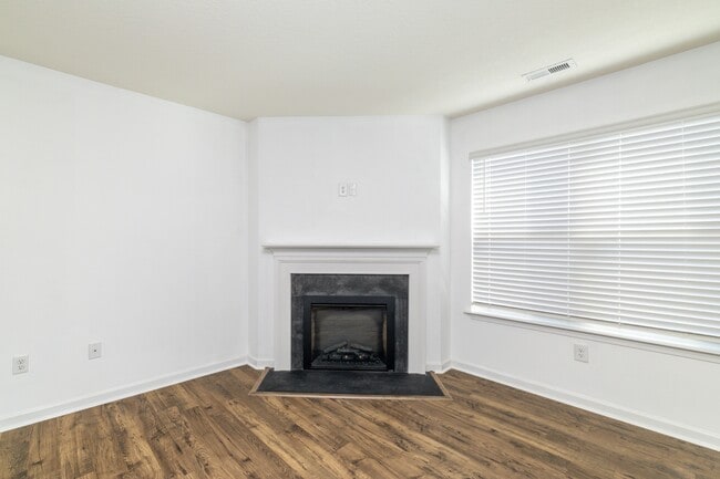 Building Photo - 228 Belle Ct