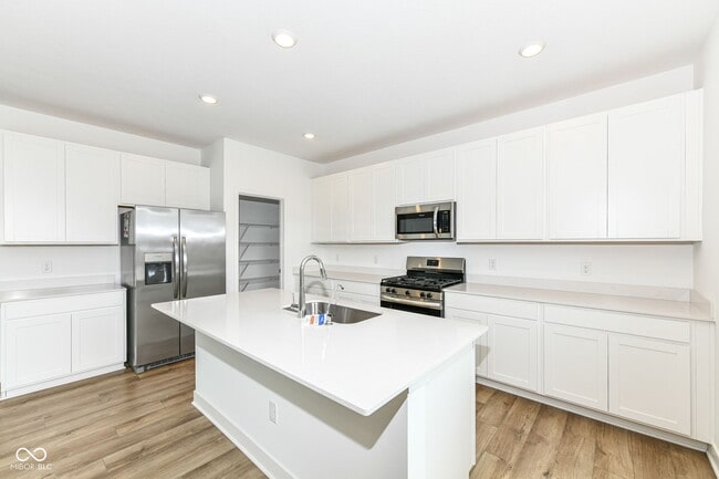 Building Photo - 1069 Sunderland Dr
