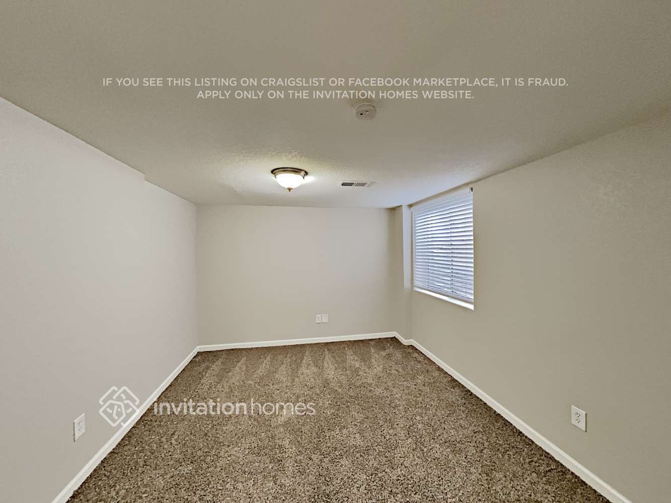 Building Photo - 3289 Blue Grass Cir