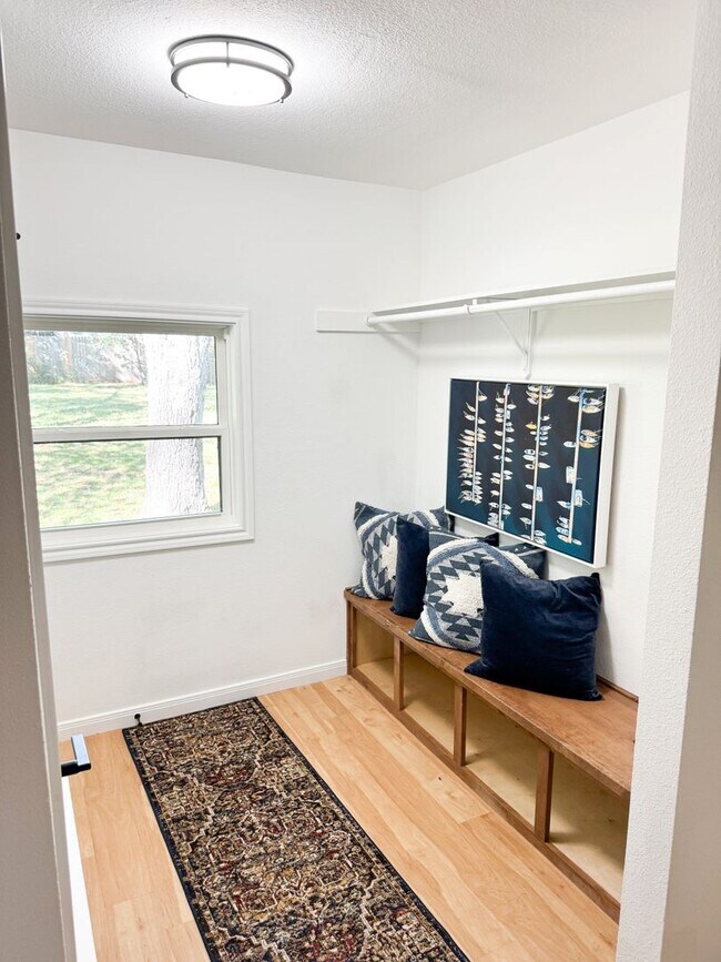 Building Photo - 2302 Brooklawn Dr