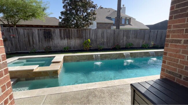 Building Photo - 12643 Jamestown Crossing Ln