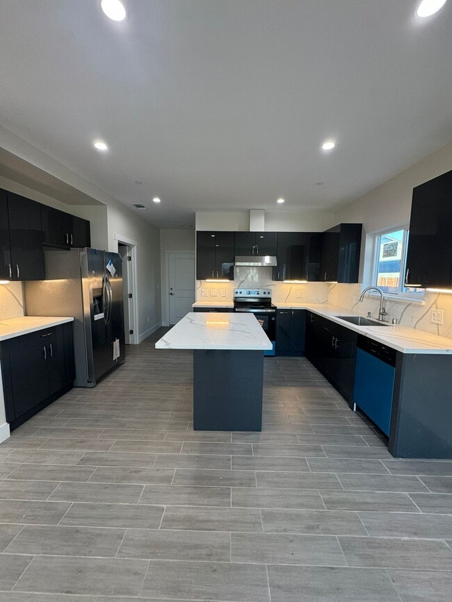 Building Photo - 22390 Salwan Pl