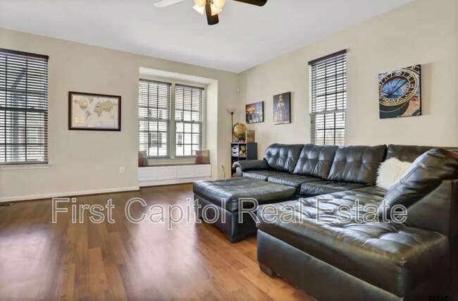 Building Photo - 923 Stonehaven Way