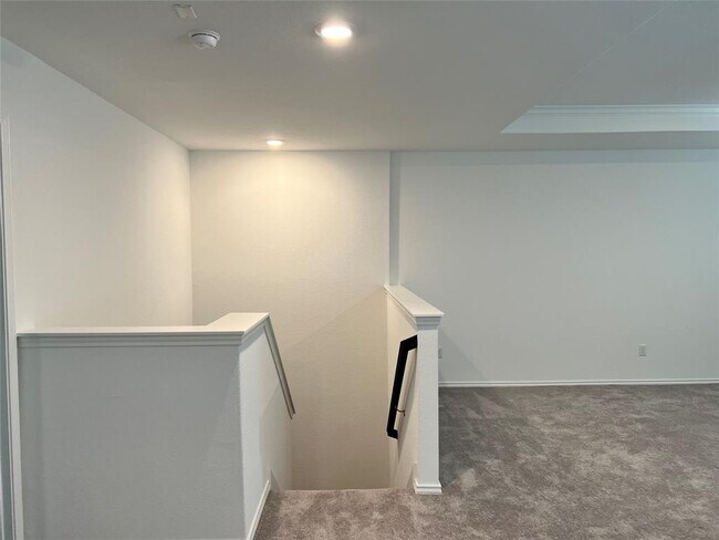 Building Photo - 2053 Cliffbrake Wy