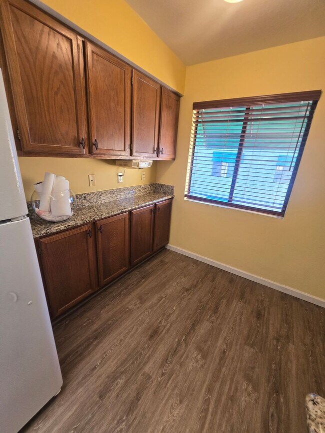 Building Photo - Beautiful 2 bedroom, 2 bath Condo available