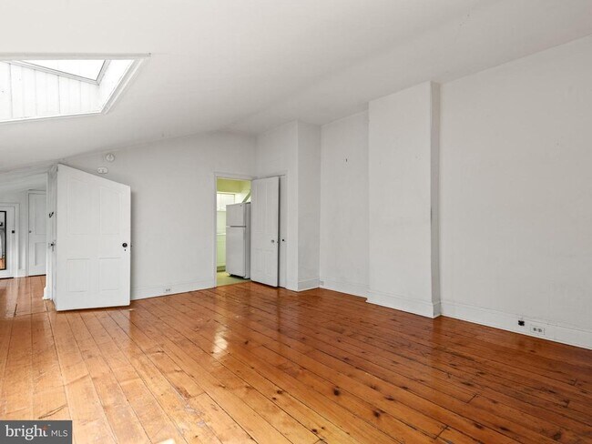 Building Photo - 318 N Matlack St