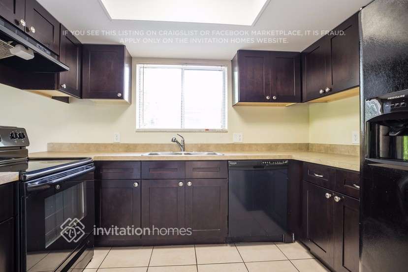 Building Photo - 1074 Windsong Cir