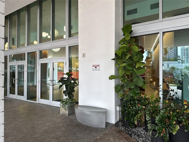 Building Photo - 350 S Miami Ave
