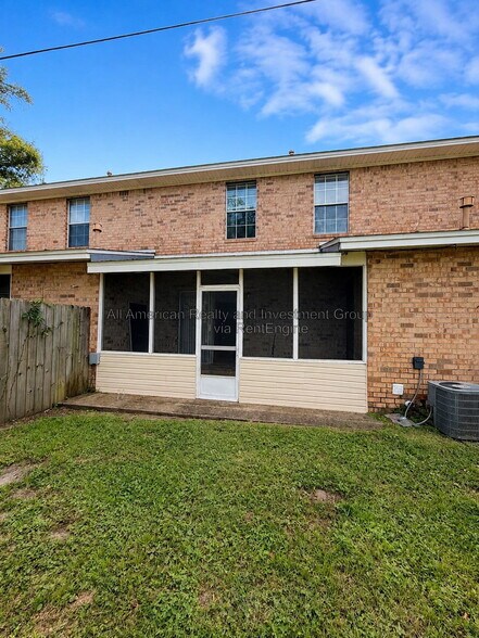 Building Photo - 939 Tanager Rd