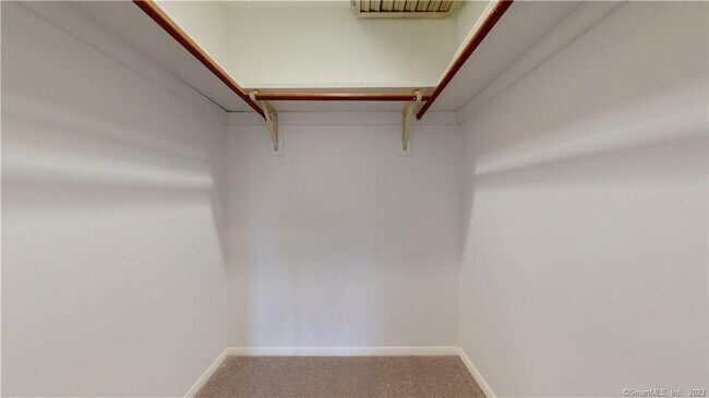 Building Photo - 114 Cottonwood Rd