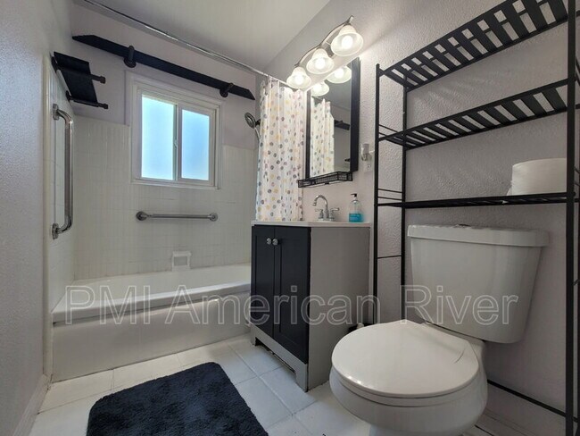 Building Photo - 4550 El Cerrito Way