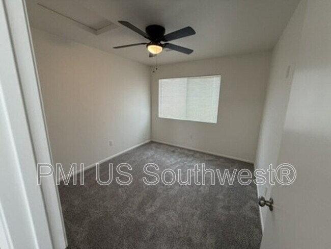 Building Photo - 405 Anna Cir