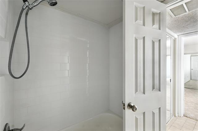 Building Photo - 640 Bellaire Dr