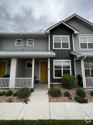 Building Photo - Spacious and Light-Filled 2 Bedroom, 2.5 B...