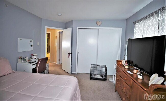 Building Photo - 1303 Blossom Cir