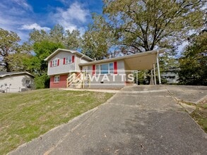 Building Photo - Lovely 3 Bed 2 Bath in Center Point