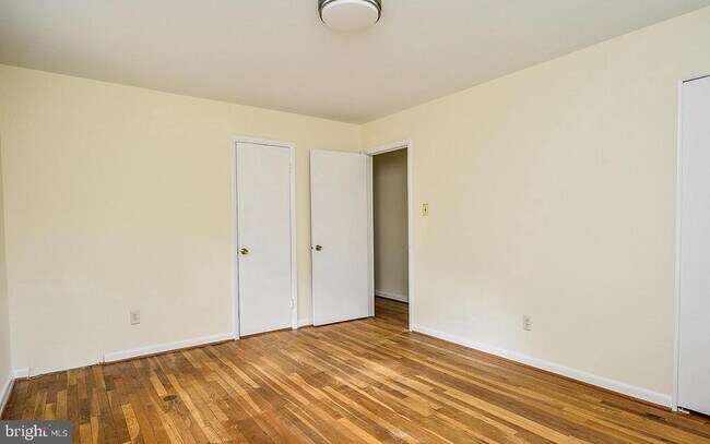 Building Photo - 9531 Old Creek Dr