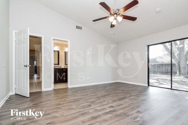 Building Photo - 4715 Canterbury Dr