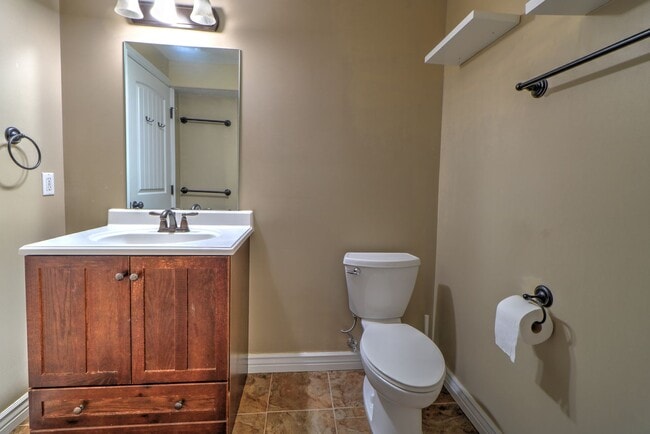 Building Photo - Traverse Mountain Pet Friendly Home.