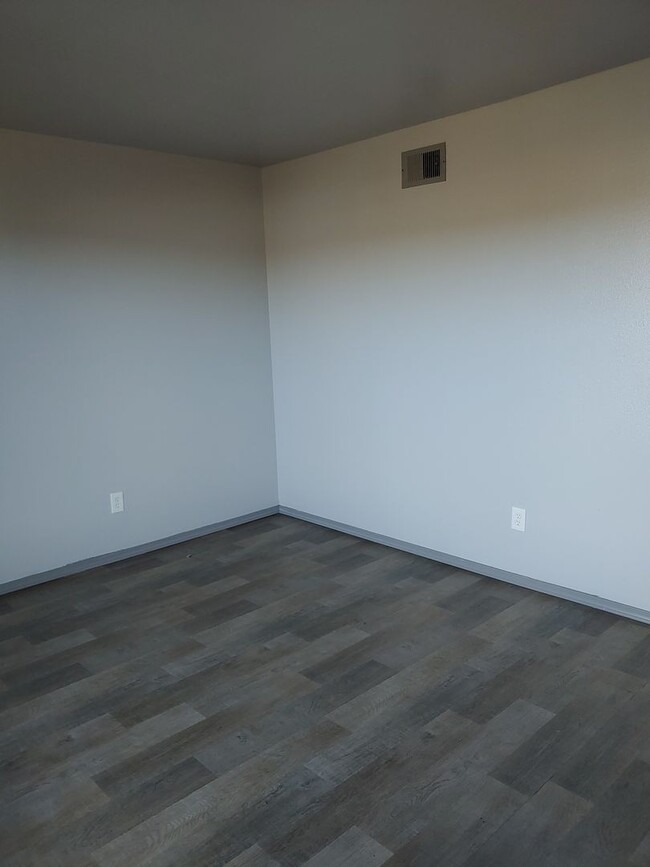 Building Photo - Now Leasing – Beautiful 3 Bedroom Townhome...
