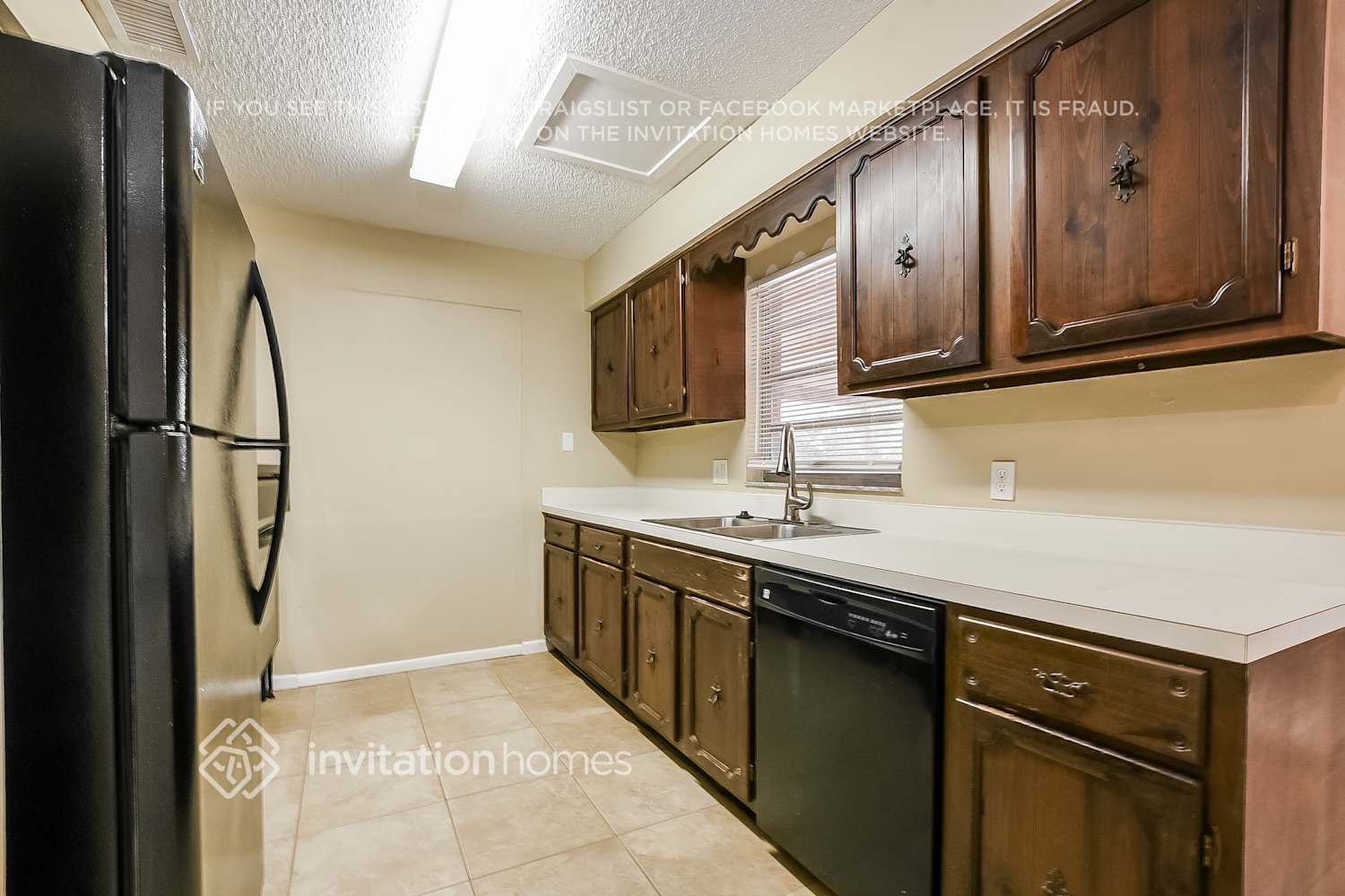 Building Photo - 712 Vassar Rd