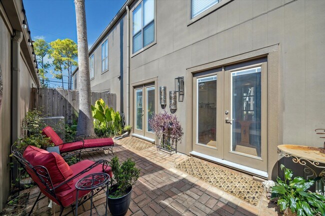 Building Photo - 701 Bering Dr