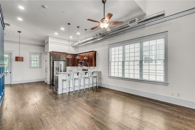 Building Photo - 3371 Dogwood Dr