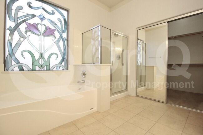 Building Photo - 1445 S Park Grove Cir