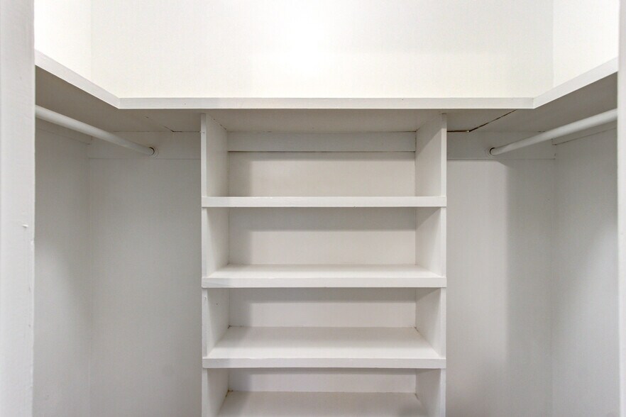 Building Photo - 48 Clark St