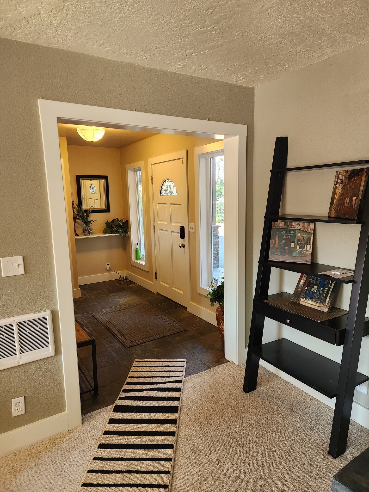 Building Photo - 6050 SW Taylors Ferry Rd