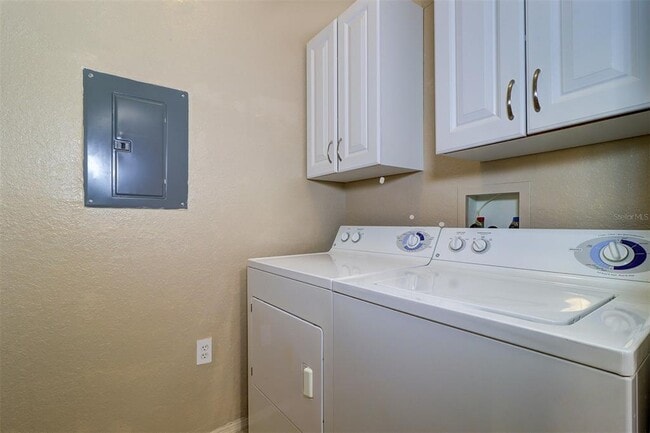 Building Photo - 2765 Via Cipriani St